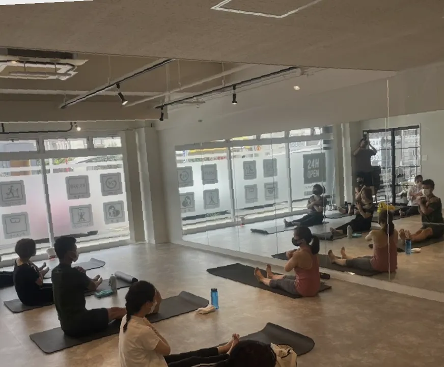 This is Gym コレジム 和地山店