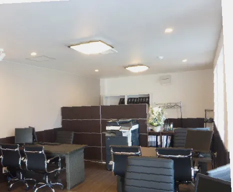 株式会社Roomos